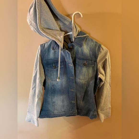 Jean jacket! - Picture 1 of 1